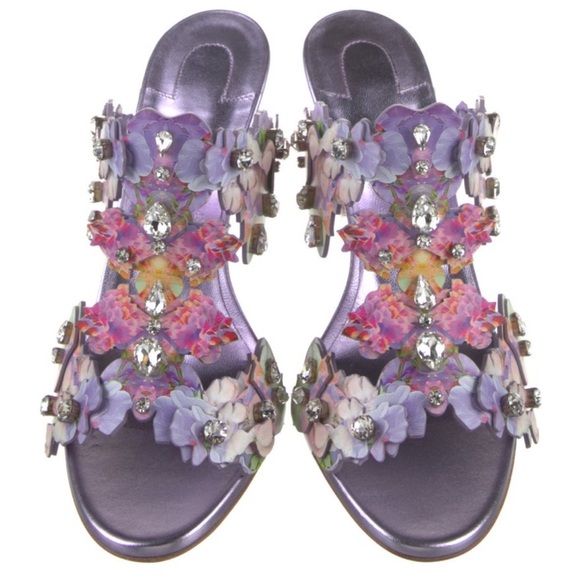 Christian Louboutin Flora 85mm crystal accent wedding heels RETAIL 2,995 - Picture 8 of 11